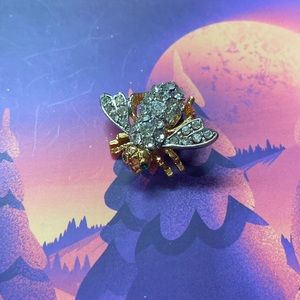 Joan Rivers bee 🐝 pin